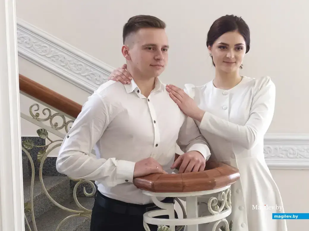 Арина и Сергей Глушаковы выбрали для росписи красивую дату: 23.03.2023