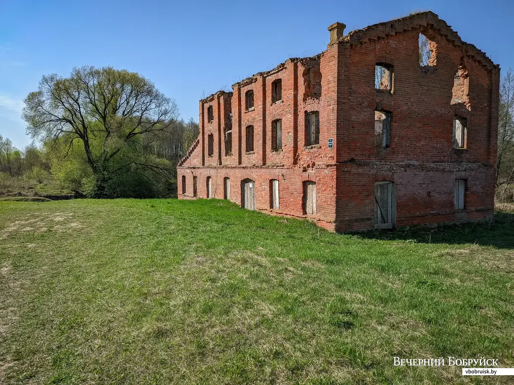 25.04.2023. Водяная мельница 19в., Р26, Толочинский сельский Совет, Толочинский район, Витебская область, Беларусь. Велосипедный поход «Тур де Стеклофф» по райцентрам