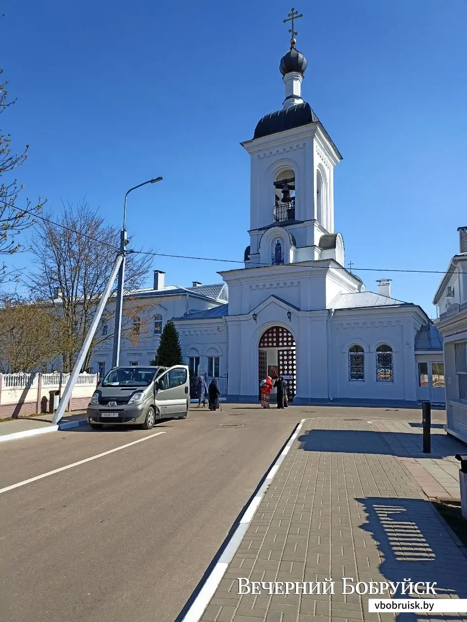 Май 2023 г. Полоцк. Вход в Спасо-Ефросиниевский женский монастырь.