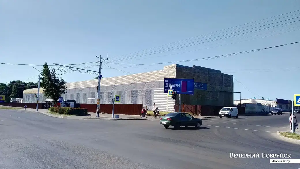 На Минской, у остановки «завод РТИ», начинается масштабная стройка.