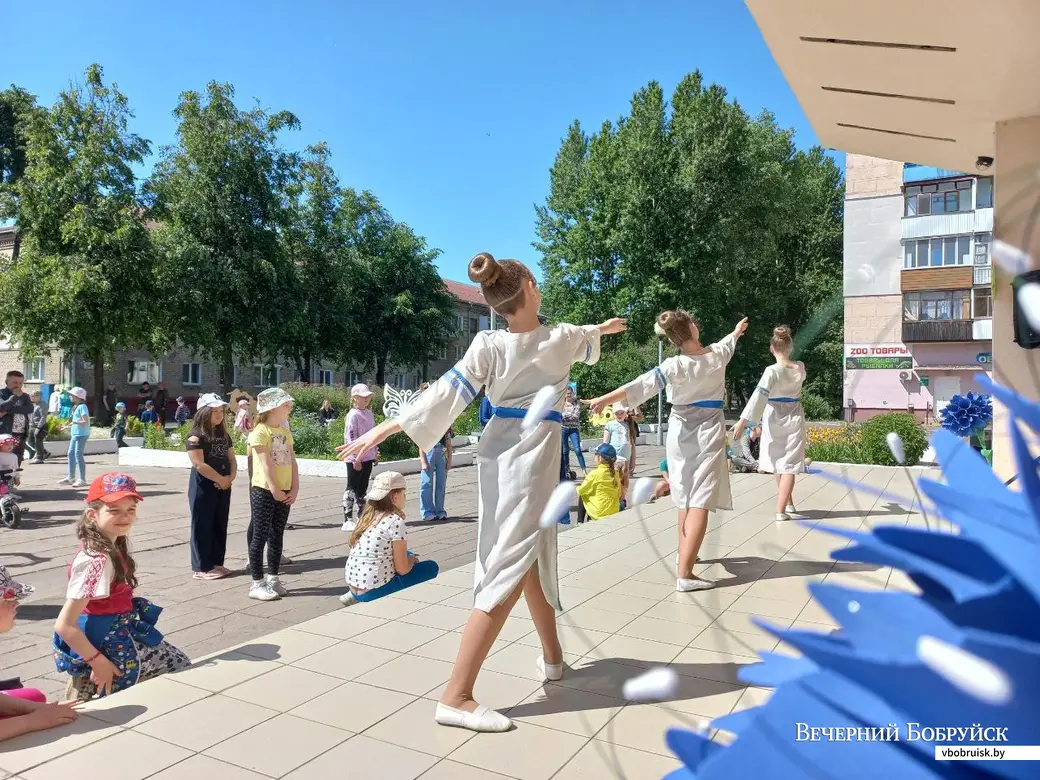05.06.2023. Центр досуга и творчества г. Бобруйска. Летний праздник «Дружат взрослые и дети».