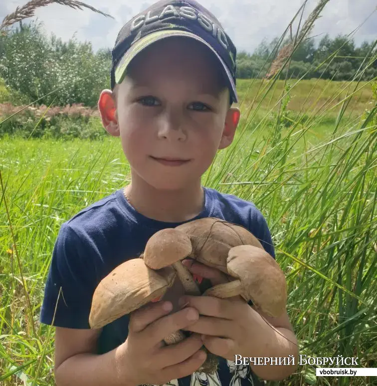 Фото Ивана Подчезерцева из Шклова. На снимке его сын Иван Иванович!