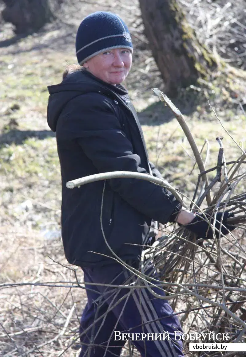 Фотохроника, 13 марта 2014 года. Часть 1. Весенние работы в городском парке  Бобруйска (20 фото) | bobruisk.ru