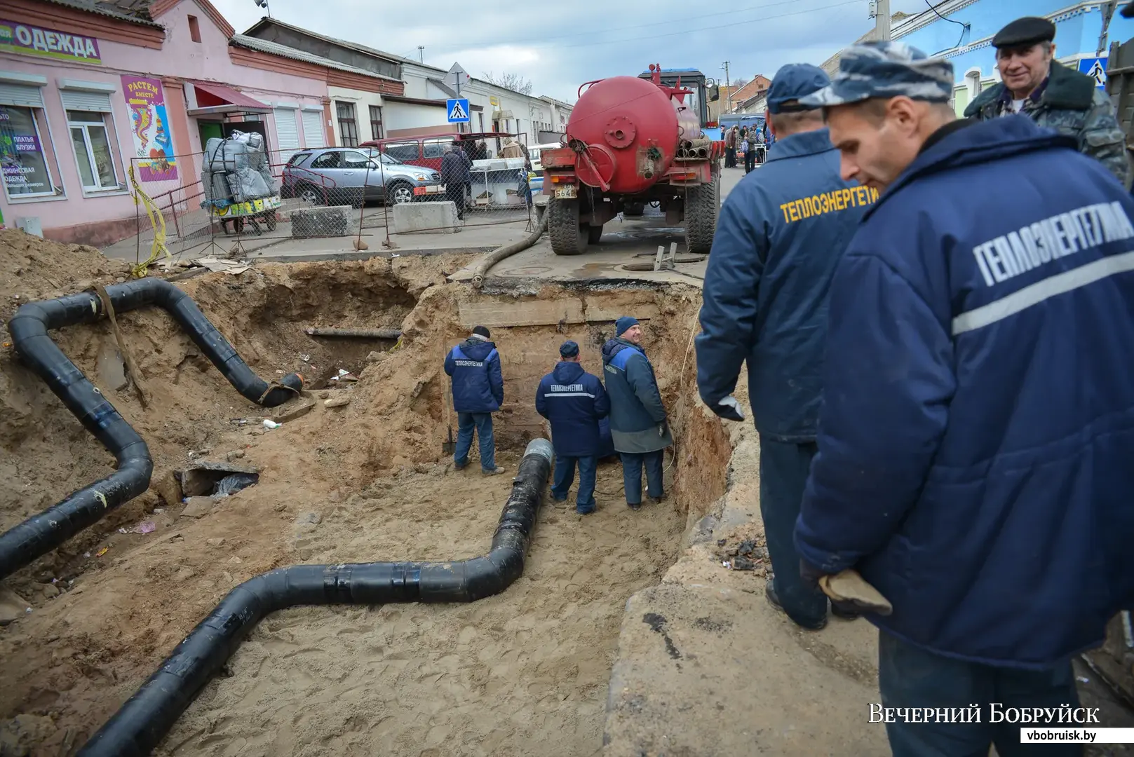 На улице Чонгарской ведутся ремонтные работы | bobruisk.ru