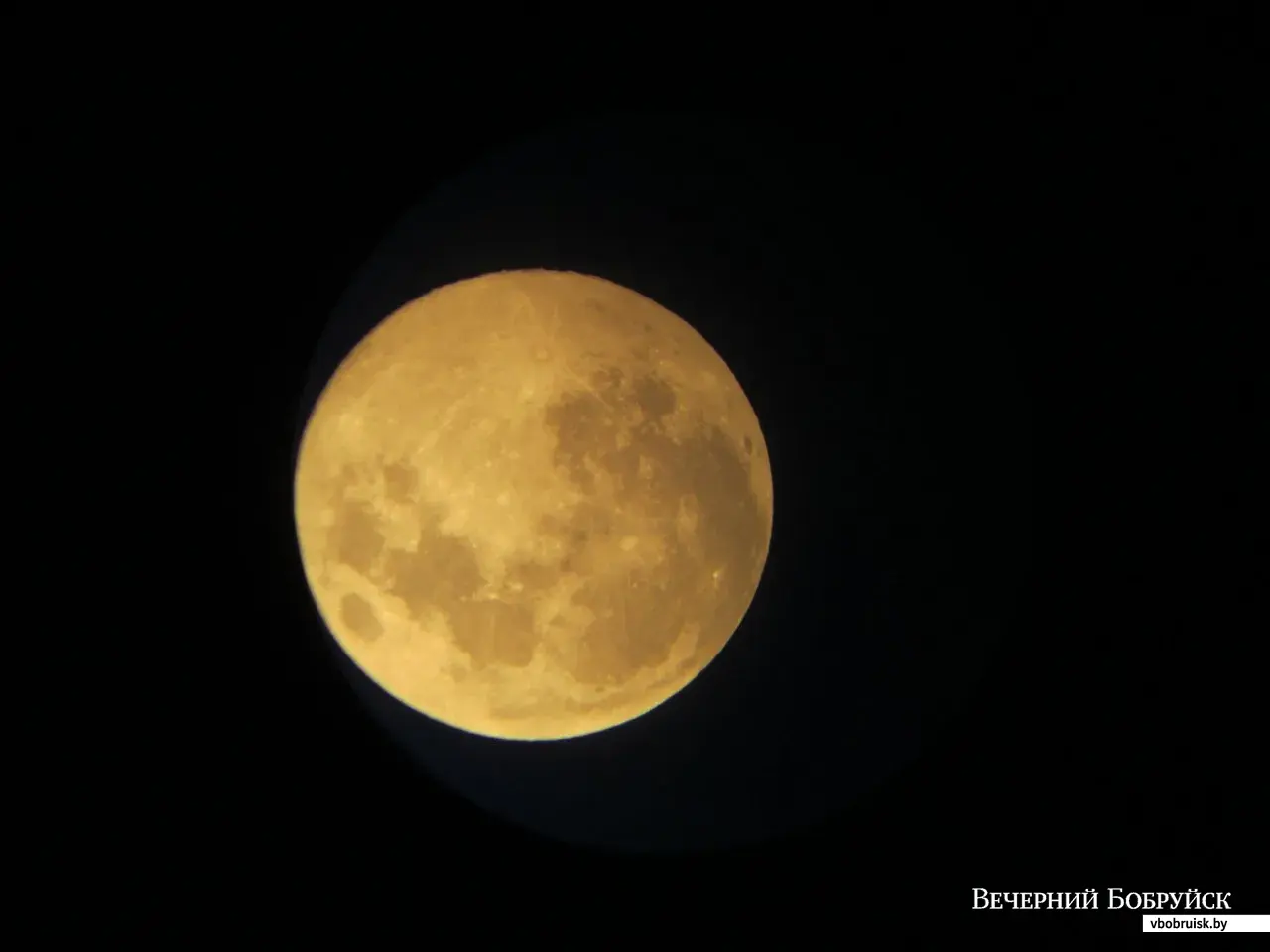 «Голубая Луна» попала в объектив новороссийского фотографа