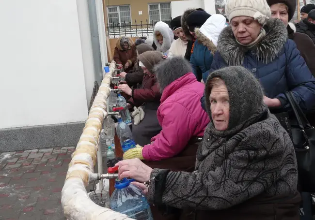 За святой водой в Бобруйске выстроились огромные очереди