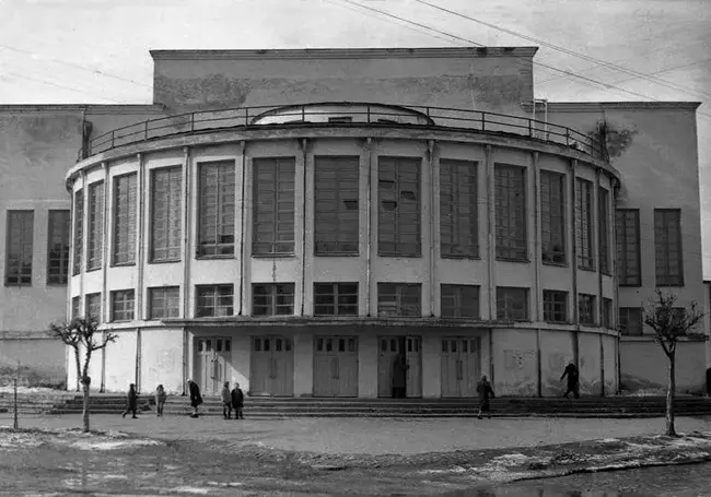 Заколдованный театр: то строился, то рушился. Истории театральной жизни в Бобруйске