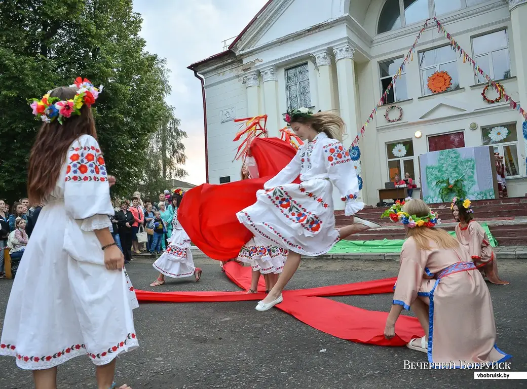 Венок на счастье. Купальская ночь на берегу Березины | bobruisk.ru