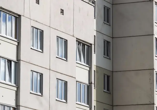 14-летняя бобруйчанка выпрыгнула с балкона 5-го этажа