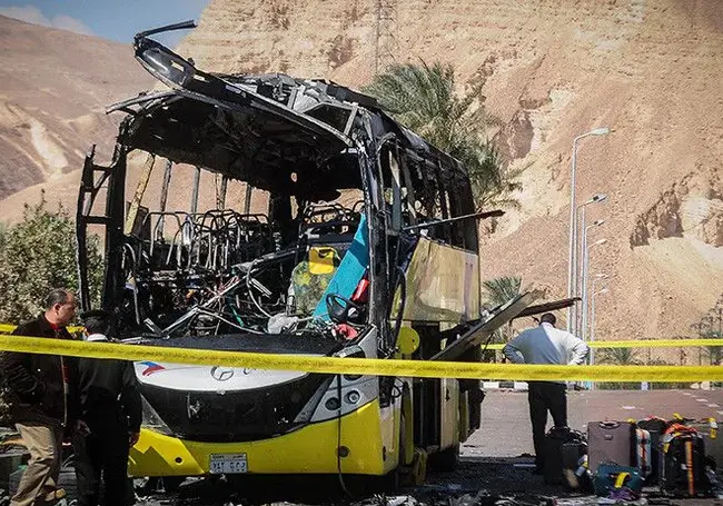 В Египте взорвали автобус с туристами. Есть жертвы