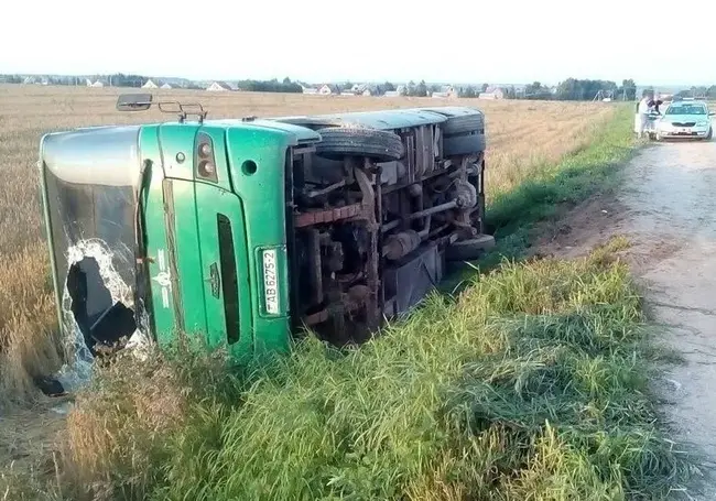 Еще один: рейсовый автобус перевернулся под Оршей