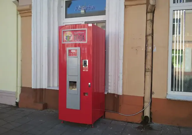 На бобруйском «Арбате» появился автомат с газировкой