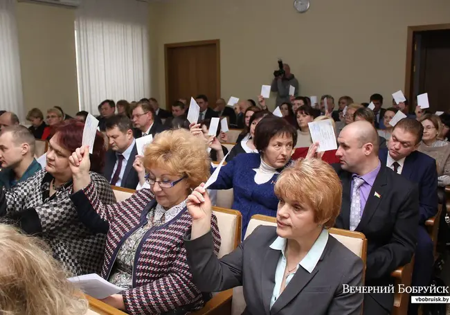 «Куда пропал наш депутат и куда мне теперь обращаться?» Читатели спрашивают