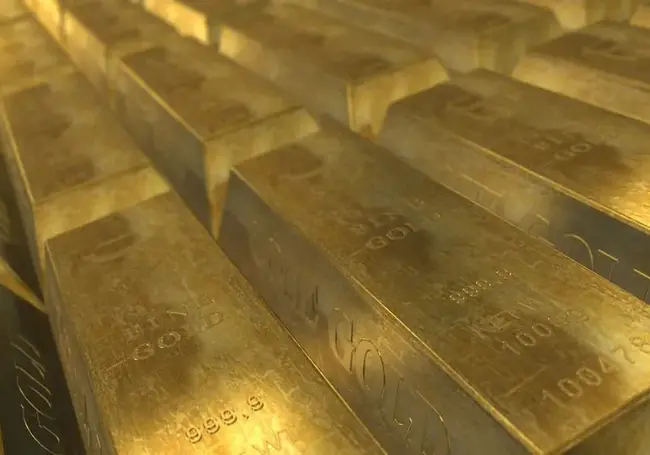 Золото подорожало до 2400 долларов за тройскую унцию. Это максимум за всю историю