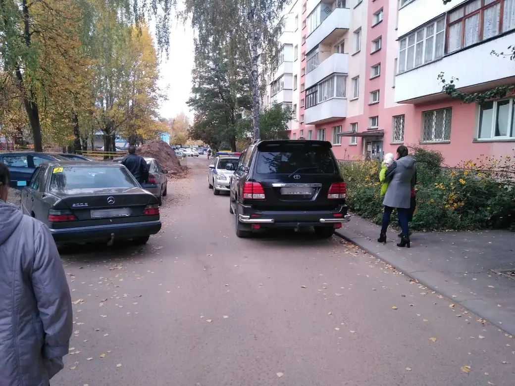 В Бобруйске во дворе сбили восьмилетнюю девочку | bobruisk.ru