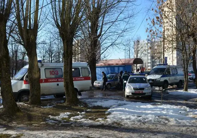 В расчетно-вычислительном центре Бобруйска нашли подозрительный пакет – всех эвакуировали