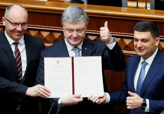 Наблюдателей из России не пустят на выборы в Украине – Порошенко подписал такой закон