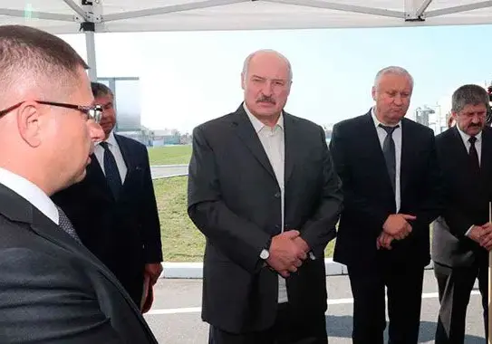 Лукашенко пригрозил правительству тюрьмой за падеж скота