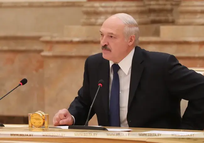 Лукашенко новому правительству и народу: «Откровенно говорю: с вертолета деньги разбрасывать не будем»
