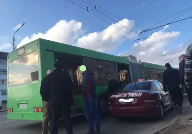 В Бобруйске ДТП: с участием автобуса и такси