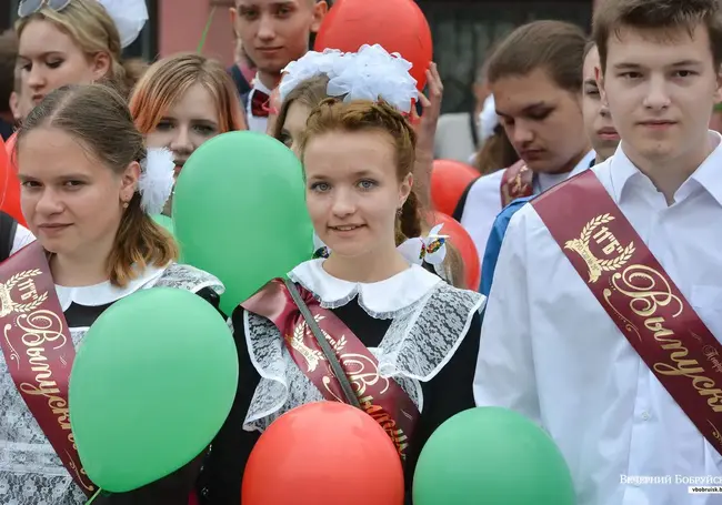 Последнего вальса в нарядном платье не будет и с поступлением не ясно. Что волнует бобруйских школьников в пандемию