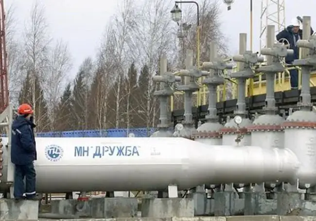 Беларусь и «Роснефть» договорилась о поставках нефти и заключили контракты