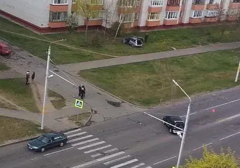 ДТП с милицейским авто на проспекте Строителей (фотофакт)