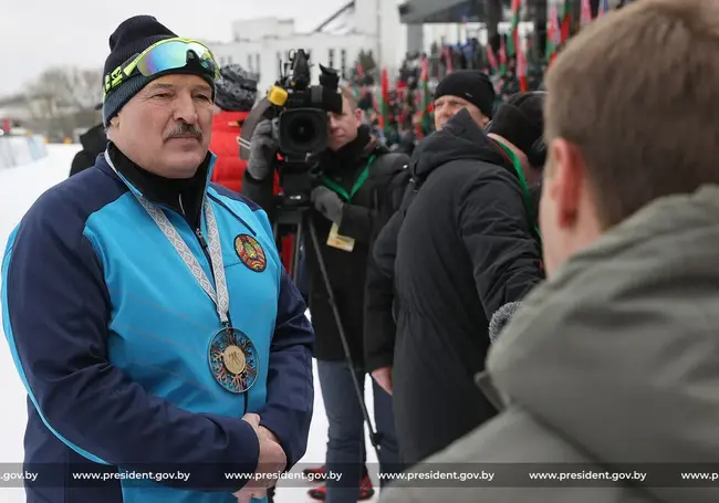 Лукашенко еще не посмотрел фильм о «золотом дне». Нет времени