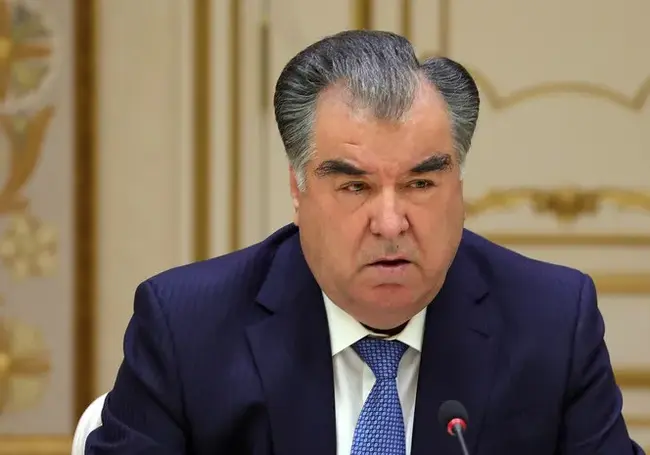 На президентских выборах в Таджикистане победил Рахмон с более 90% голосов