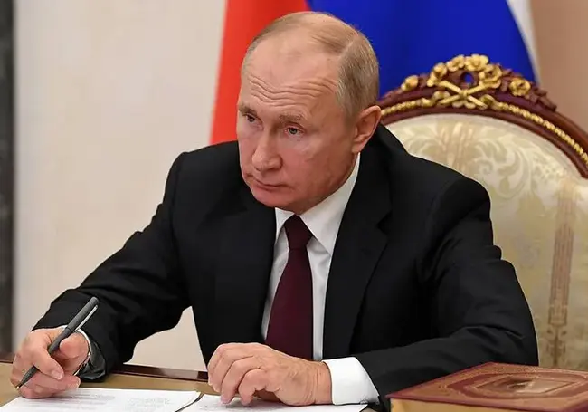 Путин отправил в отставку министров транспорта, строительства и природных ресурсов