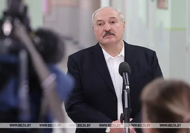 Лукашенко пообещал, что вакцинация от коронавируса в Беларуси будет добровольной