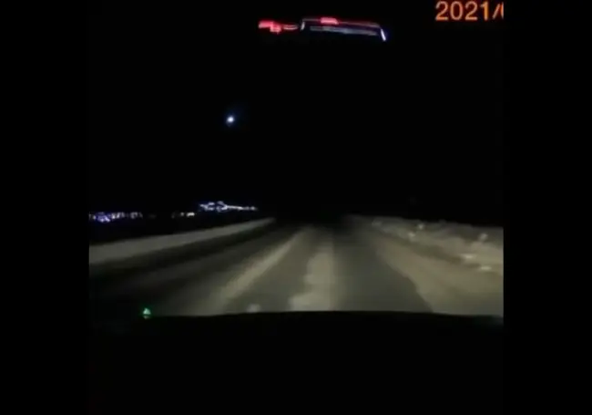 Над Камчаткой в небе взорвался метеорит. Видеофакт