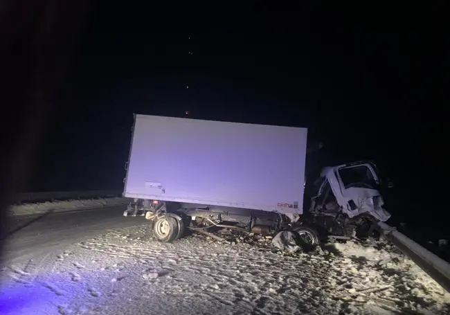 В Бобруйском районе грузовик врезался в отбойник
