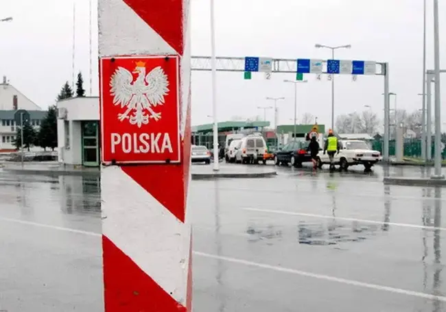 Польша отменила 10-дневный карантин для въезжающих в страну иностранцев при наличии ПЦР-теста