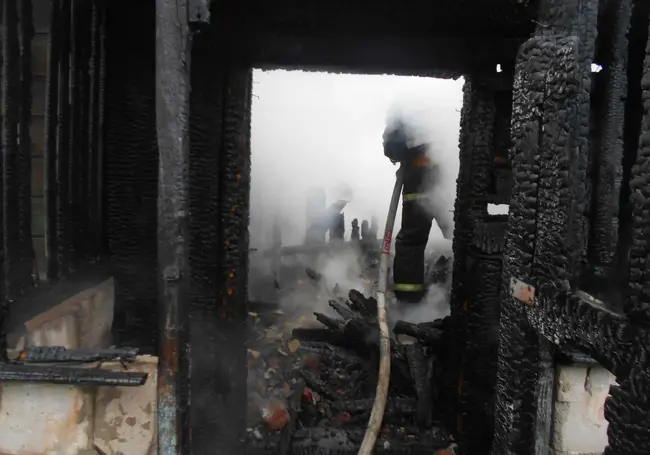 В деревне Ковали под Бобруйском на пожаре погиб человек