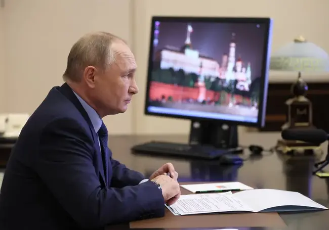 Путин выразил надежду, что Меркель поговорит с Лукашенко в ближайшее время