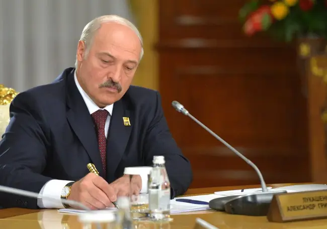 Лукашенко подписал указ о досудебном освобождении и помиловании