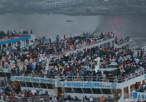 Паром с пассажирами затонул в Бангладеш