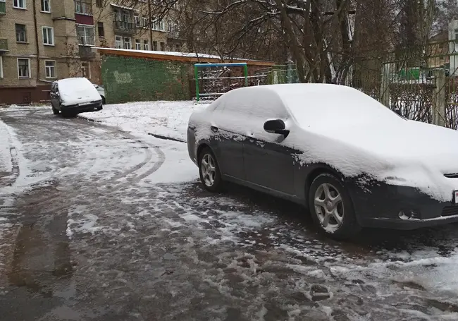 Водители, осторожно: скользкая дорога!