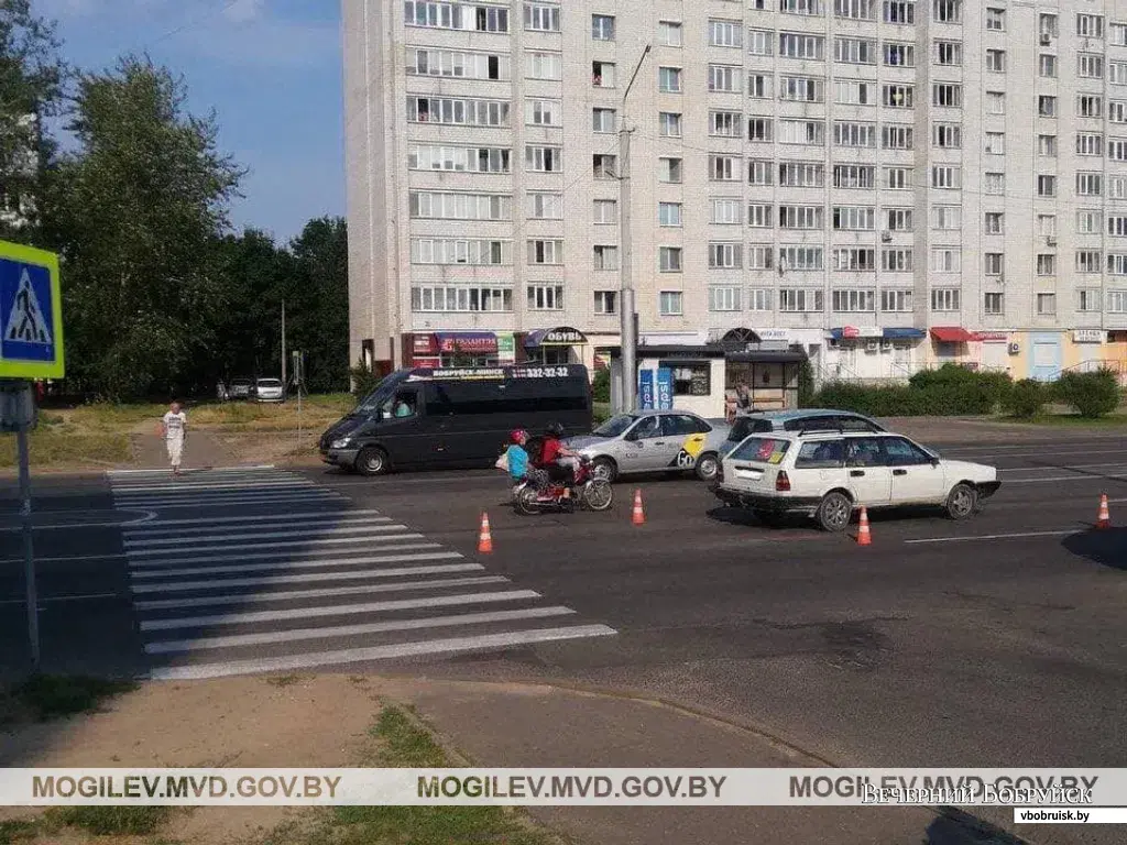 На пешеходном переходе улицы Ульяновской машина сбила подростка |  bobruisk.ru