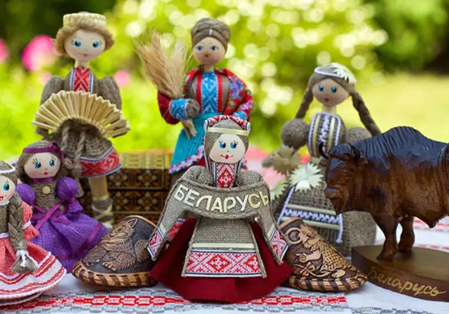 Бобруйчанам предлагают стать участниками выставки – поделиться сувенирами из путешествий по Беларуси