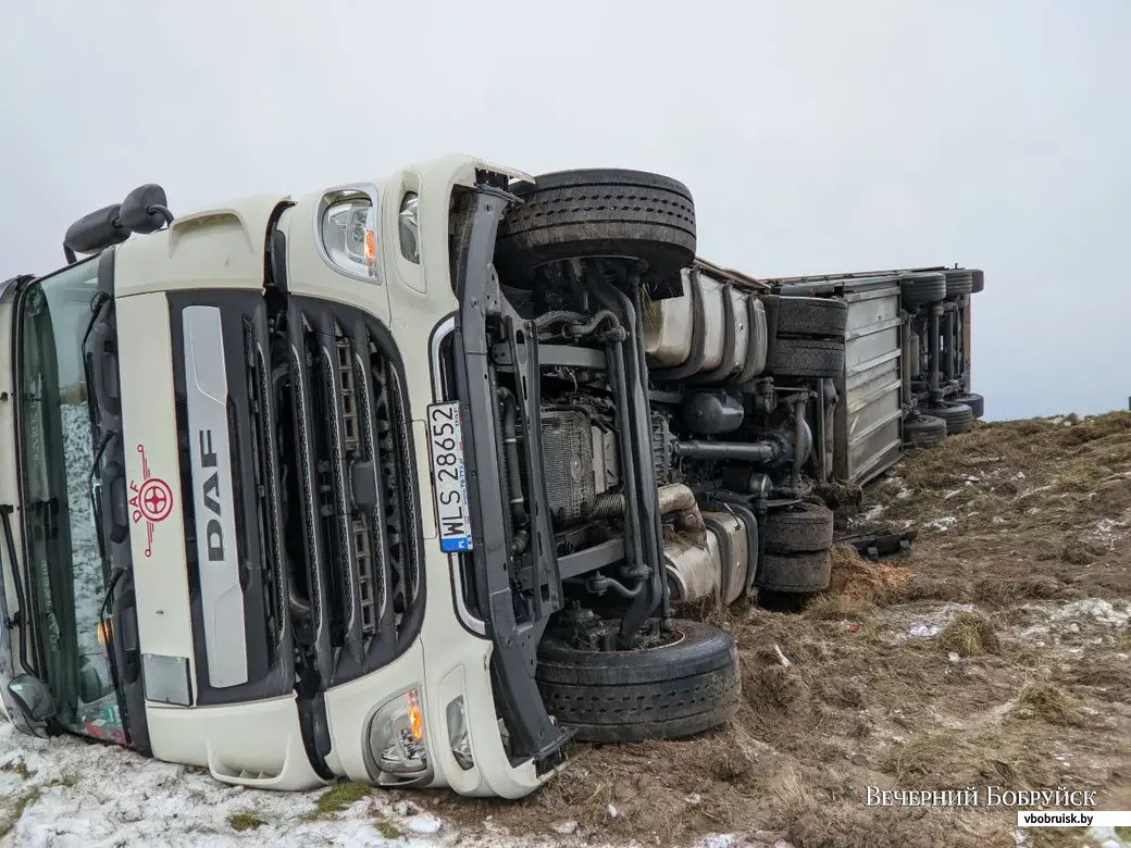 В Бобруйском районе перевернулась фура с польскими номерами | bobruisk.ru