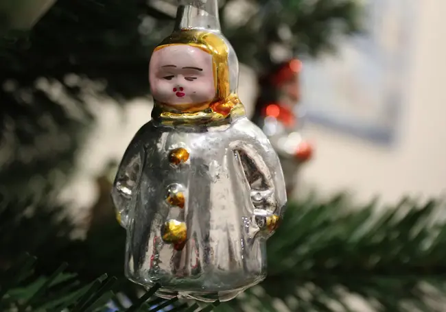 Советские елочные игрушки бобруйского коллекционера представили в музее этнографии Могилева