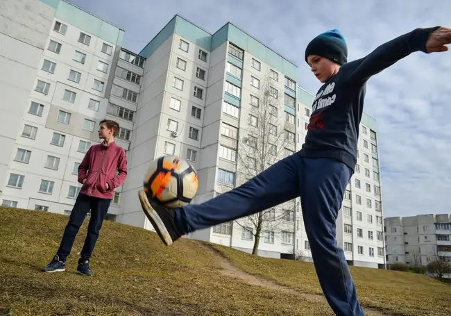 Где в Бобруйске заняться футболом в 14 лет? Спрашивает читатель