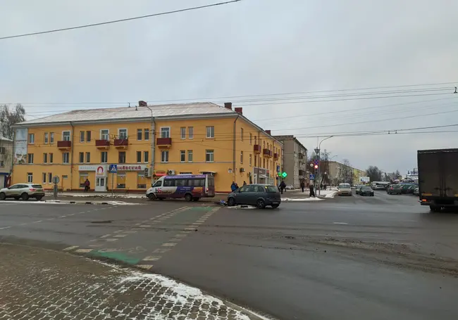 ДТП на улице Минской: водитель наехала на дорожный знак