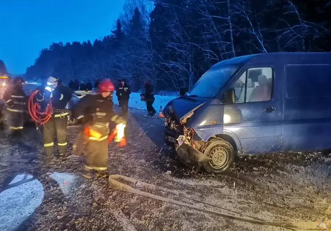 В Могилевском районе столкнулись легковой автомобиль, микроавтобус и автобус