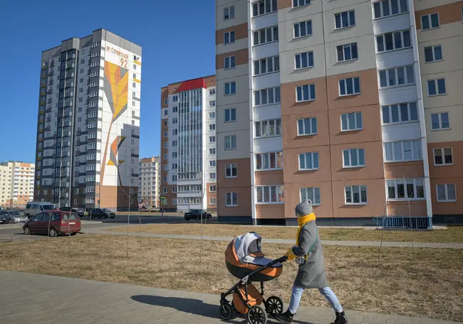 «Папа подарил квартиру, когда я была в браке. Муж умер, свекровь теперь требует выплатить долю сына». Ситуацию комментирует