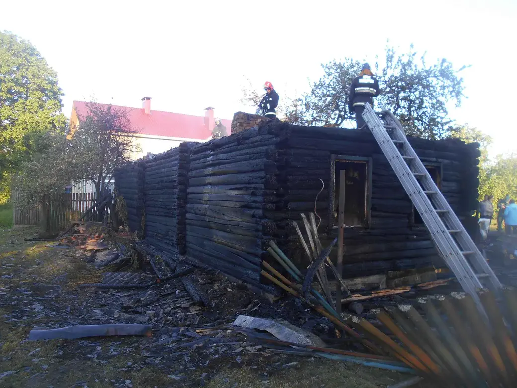 В Стасевке под Бобруйском горел дачный дом | bobruisk.ru