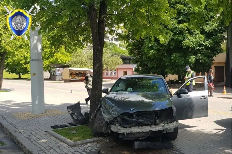 Минск, улица Кедышко, 5 июня 2022 года. BMW вылетел на тротуар и сбил 86-летнюю женщину.