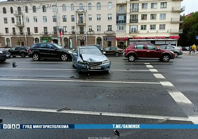 В центре Минска произошло ДТП с участием шести автомобилей